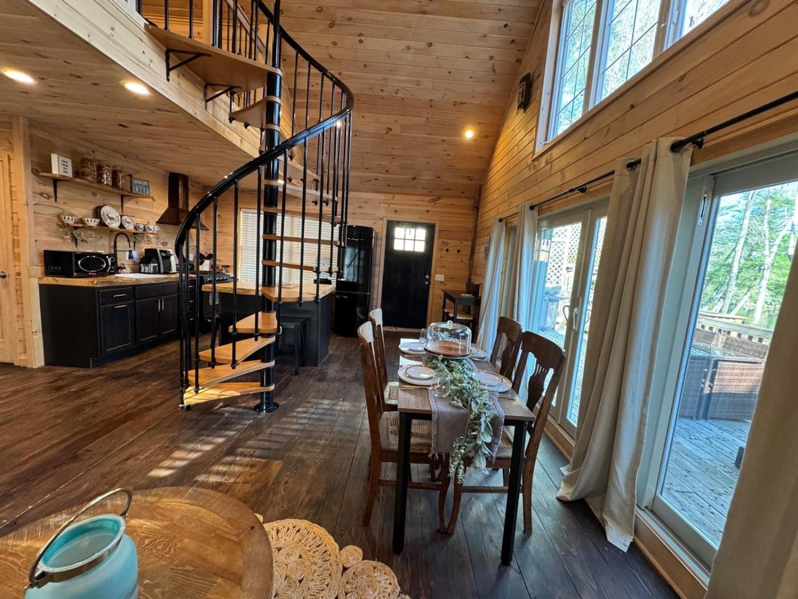Moonlight Treehouse At Hospitality Hébergement de vacances Belgrade